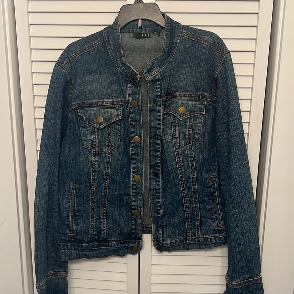 Women’s jean jacket